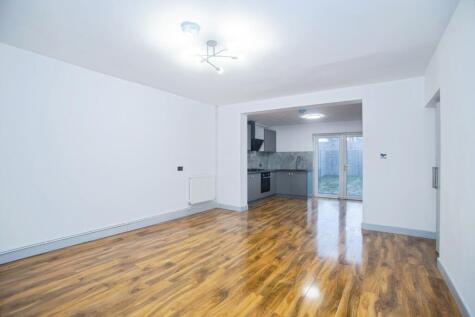 Nunfield Close, Manchester, M40