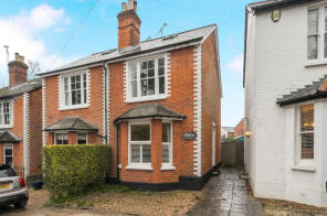 1, Rose Villas, College Lane, Woking GU22 0HT