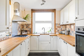 5, Windacres, Russ Hill, Horley RH6 0EL