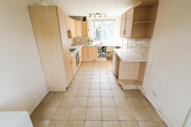 KITCHEN/DINING ROOM