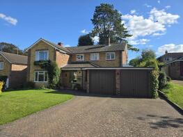 Tall Pines, Maudlyn Park, Bramber BN44 3PS