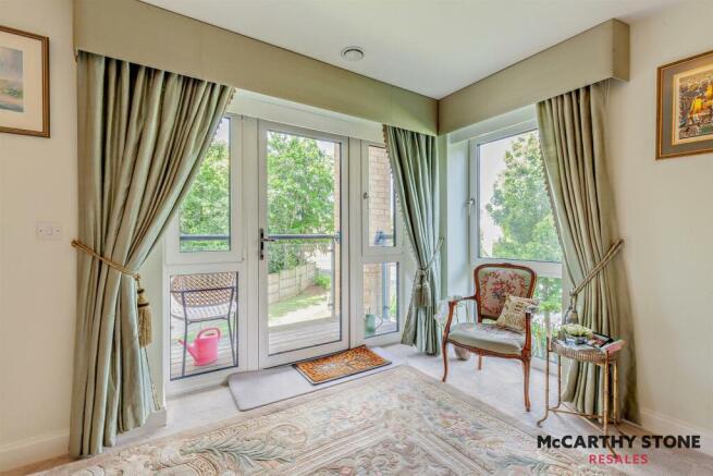 8610960-interior05-800.JPG