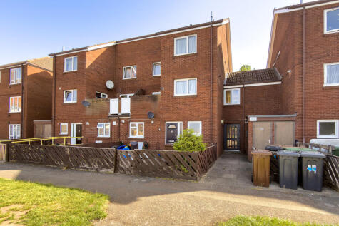 Alness Close, Lincoln, Lincolnshire, LN6 0YX