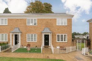 21, Aspen Square, Weybridge KT13 9ZA
