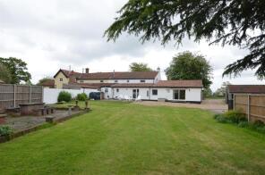 White Oaks, Welborne Common, Dereham NR20 3LD