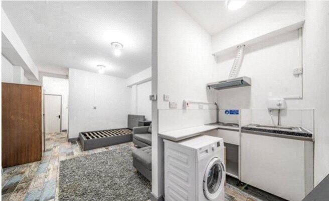 Bedroom/Kitchen