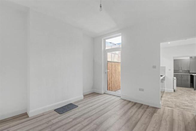 Dining Room_1.jpeg