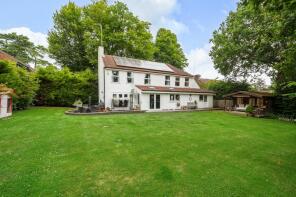 4, Badgers Wood, Caterham CR3 5PX