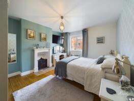 1, The Barracks, Main Street, Buckingham MK18 4HR