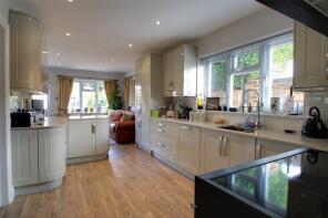 6, Chertsey Bridge Road, Chertsey KT16 8LF