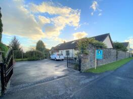 Orchard House, Alltyferin Road, Pontargothi, Carmarthen SA32 7NE