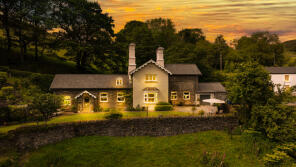 Hafod Lodge, C1118 From The Junction Of The B4574 To The County Boundary, Aberystwyth SY23 4AD