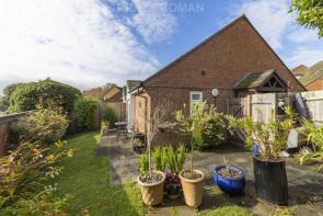 39, Rowan Mead, Henbit Close, Tadworth KT20 5LN