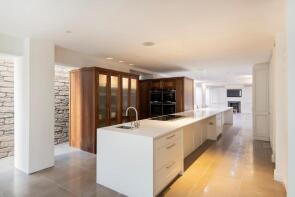 28, Charles Street, London W1J 5DT