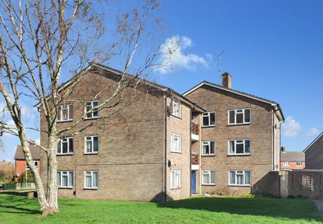 TWO-BEDROOM TOP-FLOOR FLAT WITH FINE VIEWS