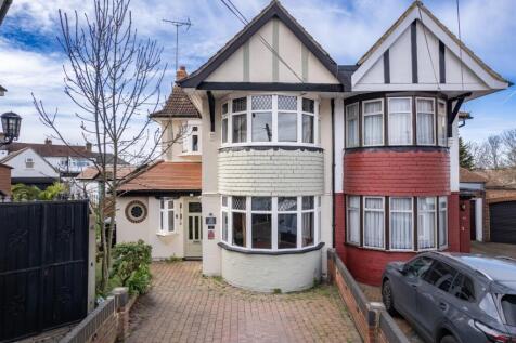 Petersfield Close, London, N18