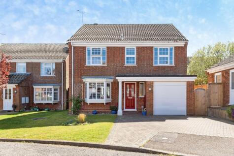 Martin Close, Buckingham