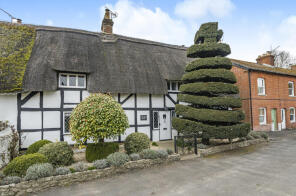 Yew Tree House, Romsey Road, Stockbridge SO20 6PW