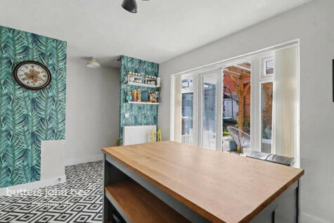 Rudyard Lake Grove, Stoke-on-trent, ST6 5DA
