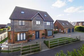 1, Paddock Court, Sandwich CT13 0FG