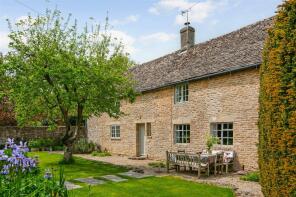 Nutwood Cottage, Lechlade Road, Southrop GL7 3NU