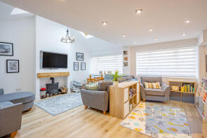 2, Genas Close, Barkingside, Ilford IG6 2PJ