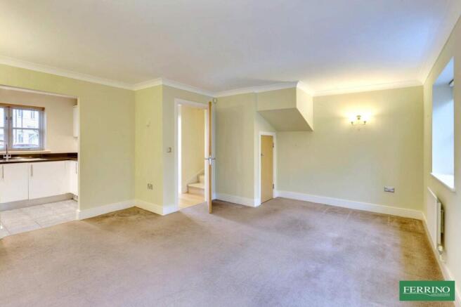 Sitting Room/Dining Area