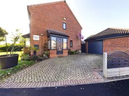 28, Cranesbill Drive, Worcester WR5 3HX