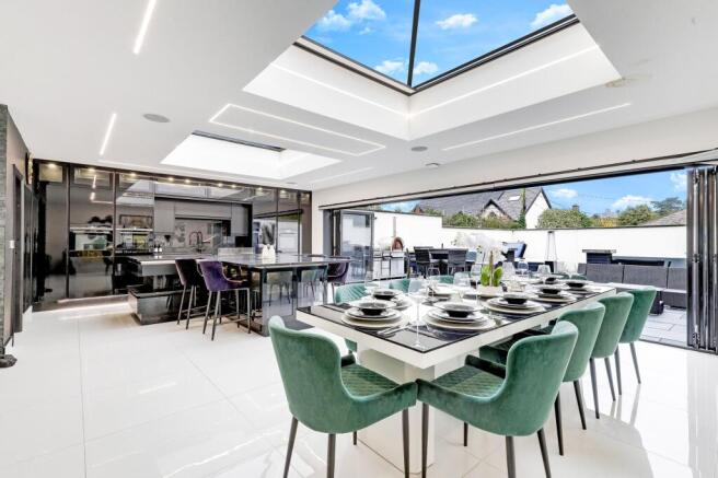 Kitchen, Lounge & Dining Area