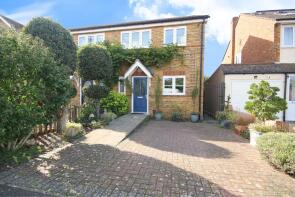 7, Thetford Road, Ashford TW15 3BW