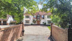 Welcombe, Winchester Road, Newbury RG20 9DX