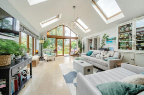 Knoll Brook, Brent Road, East Brent, Highbridge TA9 4JD