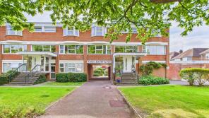 10, The Rowans, Marine, Worthing BN11 5AT