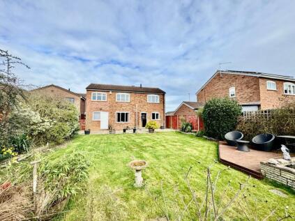 Mallows Drive, Raunds, Wellingborough, NN9