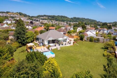 Broom Park, Barton, Torquay