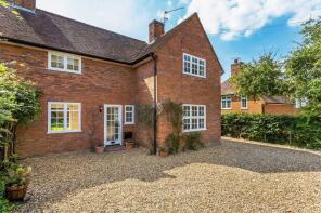 4, Bannisters Road, Guildford GU2 7QZ