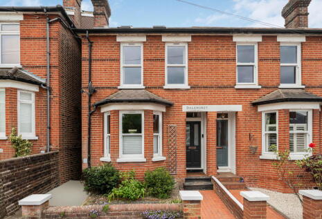 Bray Road, Guildford, GU2