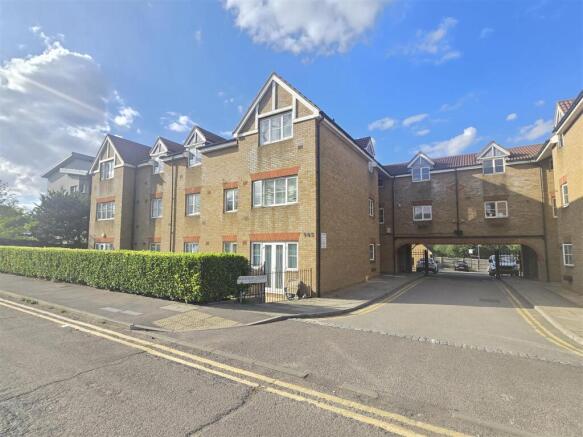 Madison Court, NW4.jpg