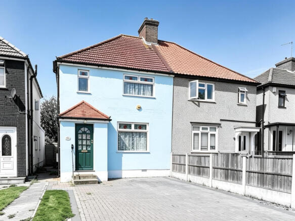 Semi-detached, 3-bedroom home, Romford