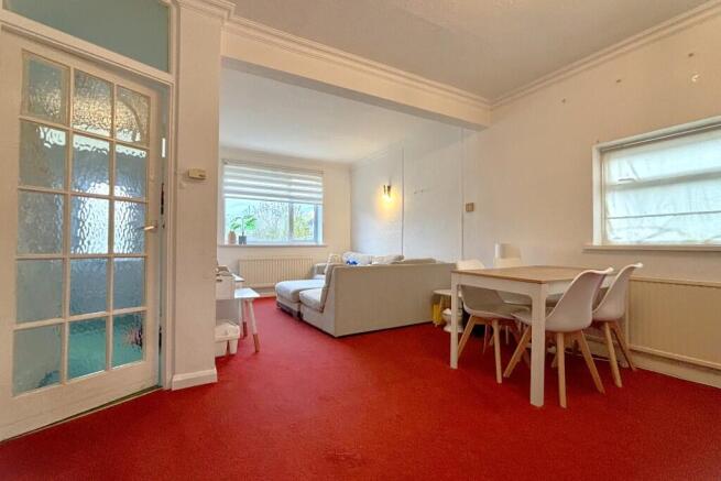 Lounge/Dining Room