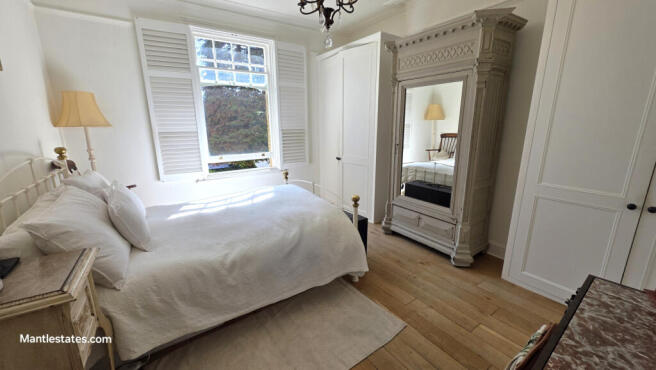 REAR BEDROOM