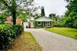 The Mallows, Beechfield Lane, Frilsham, Thatcham RG18 9XD