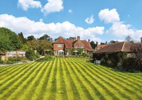 Weston House, Tillington Road, Petworth GU28 0RA