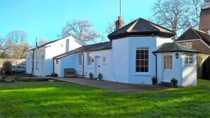 White Cottage, Marlow Road, Henley-on-thames RG9 3AG