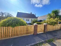 Sycamore, Trewarren Drive, St Ishmaels, Haverfordwest SA62 3TR