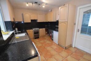 4, Holderness Cottages, Arnold Lane West, Hull HU11 5HS