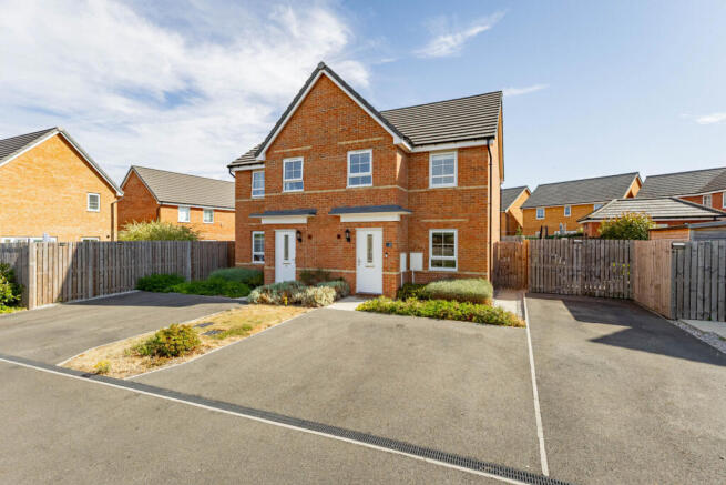 3 Bedroom Semi Detached for Sale