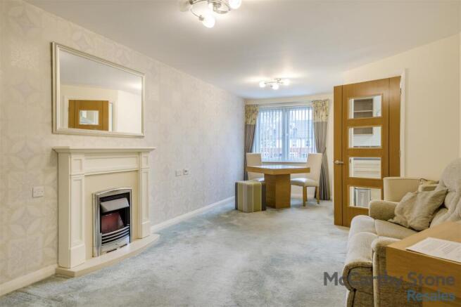 8676192-interior09.jpg