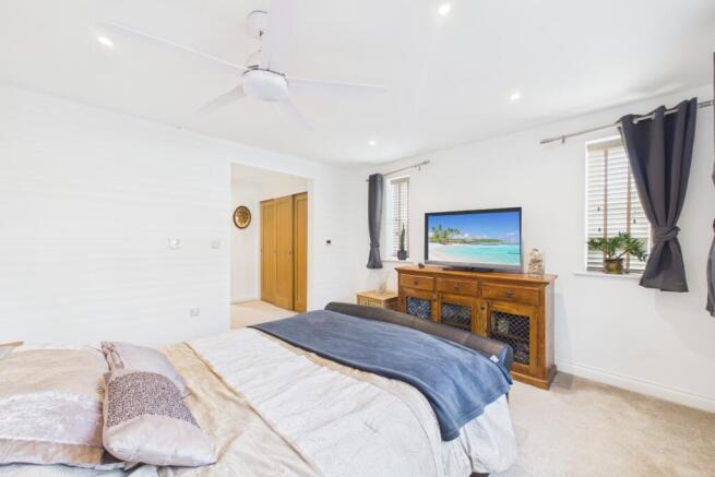 EweMove - Spalding - Weston Hills - Bedroom