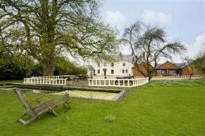 Barley Fields Farmhouse, Buckingham Road, Buckingham MK18 4AU
